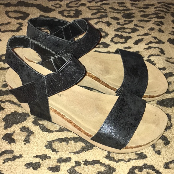 🌻Pierre Dumas Platform Wedge Sandals🌻 - Picture 1 of 6